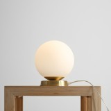 ALDEX 1076B40_M | Ball-AL Aldex asztali lámpa gömb 23cm vezeték kapcsoló 1x E27 sárgaréz, opál